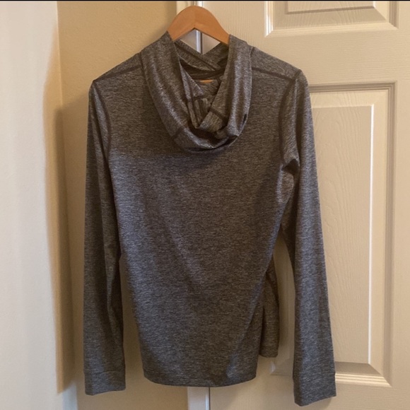 The North Face Women’s Hooded Grey Long-Sleeve Pullover Top
Like new - Picture 2 of 3